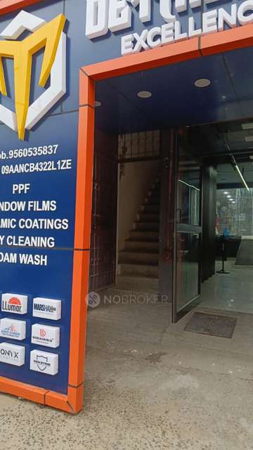 Shop in Sector 52, Noida for Rent 