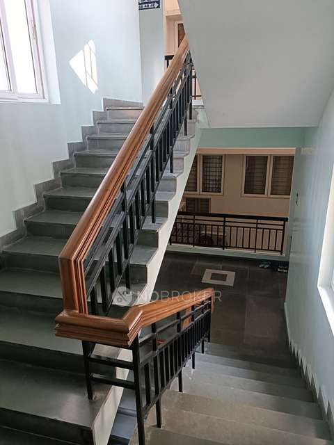 2 BHK Flat In Gowrav Apartment  For Sale  In Sholinganallur