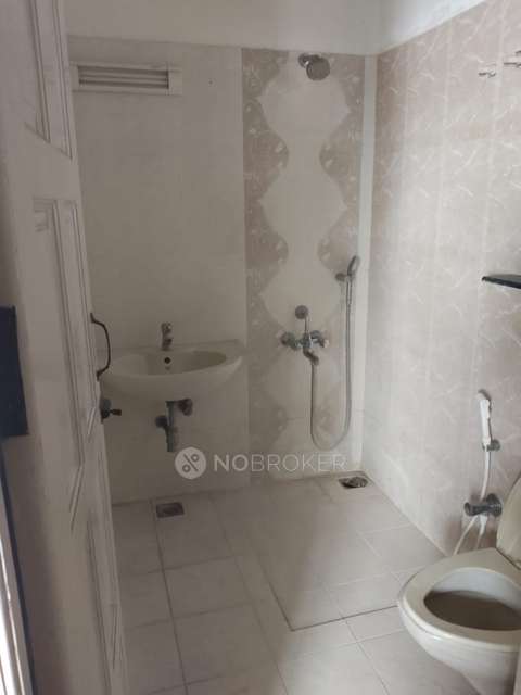 2 BHK Flat In Gowrav Apartment  For Sale  In Sholinganallur