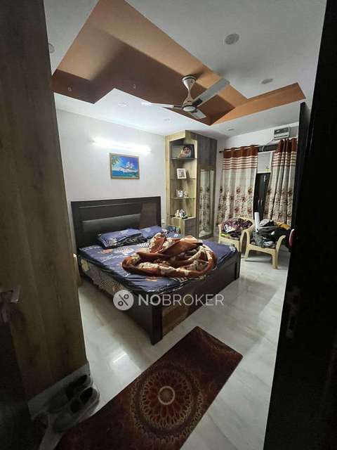 Shop in Krishna Nagar, Delhi for sale 