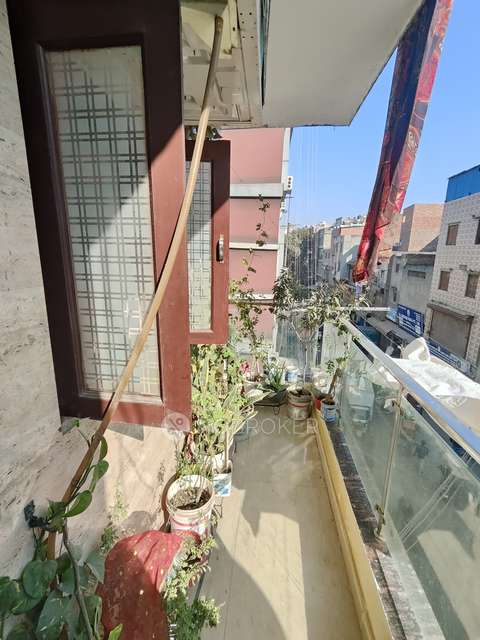 2 BHK Flat For Sale  In Paharganj