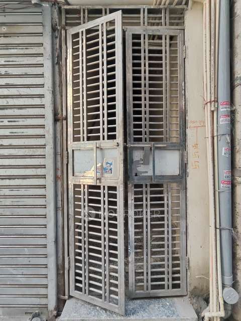 2 BHK Flat For Sale  In Paharganj