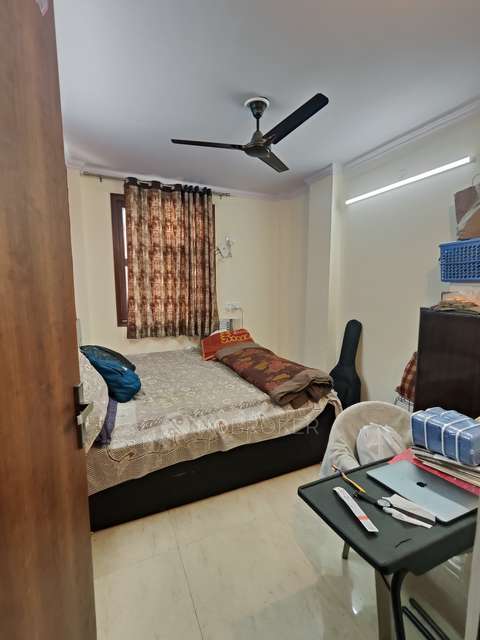 2 BHK Flat For Sale  In Paharganj