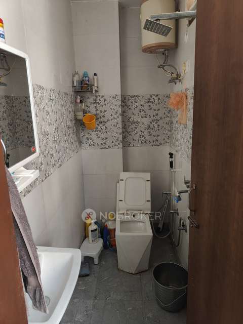 2 BHK Flat For Sale  In Paharganj