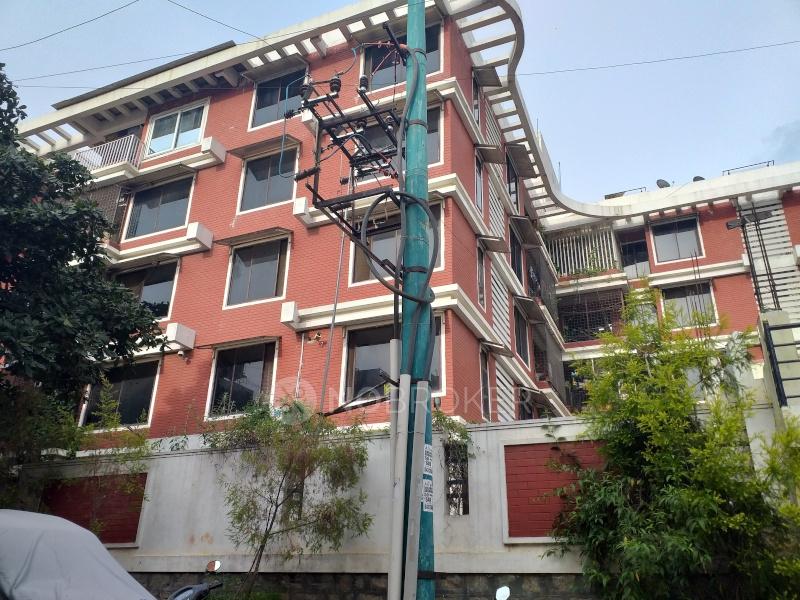 Bluejay Aston Apartments