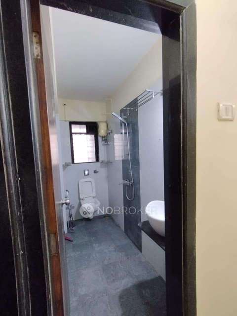 1 BHK Flat In New Suresh Cooperative Housing Society For Sale  In Chembur East