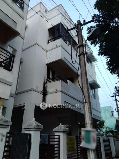 2 BHK Flat In Ahmed Apartment For Sale  In Selaiyur