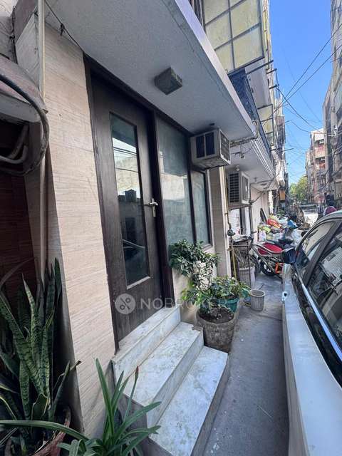 Shop in Kalkaji, Delhi for Rent 