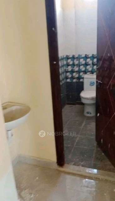 2 BHK Flat In Majeed Apartment For Sale  In Mehdipatnam