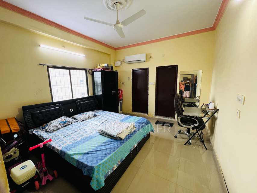 2 BHK Flat In Lig 428 For Sale  In 428, Lig Road
