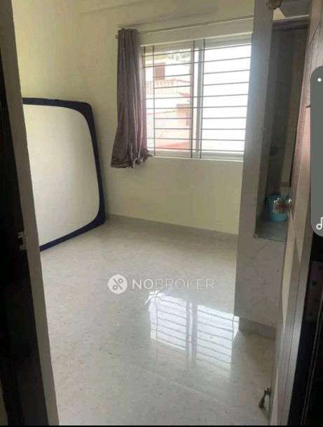 Single Room for Female In 2 BHK  In Hsr Layout