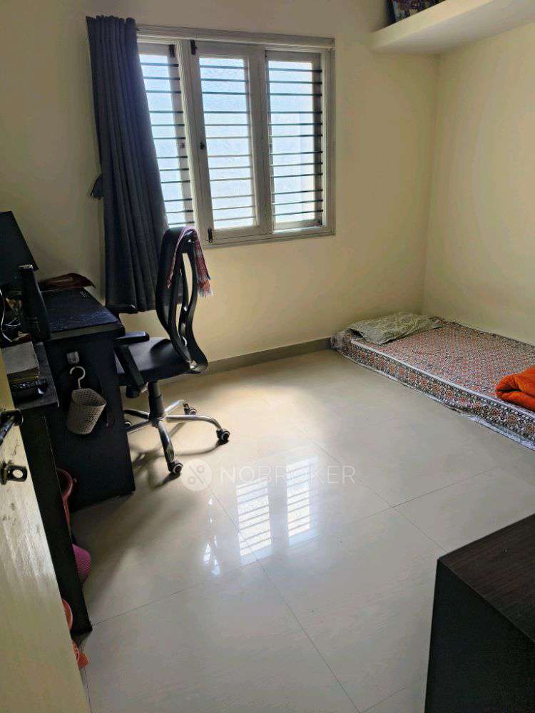 Single Room for Female In 2 BHK  In Doddanekkundi