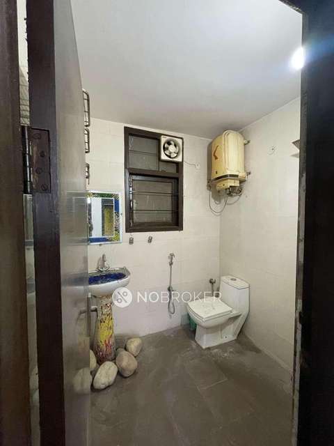 2 BHK Flat In Westend Tower For Sale  In 60 Feet Road