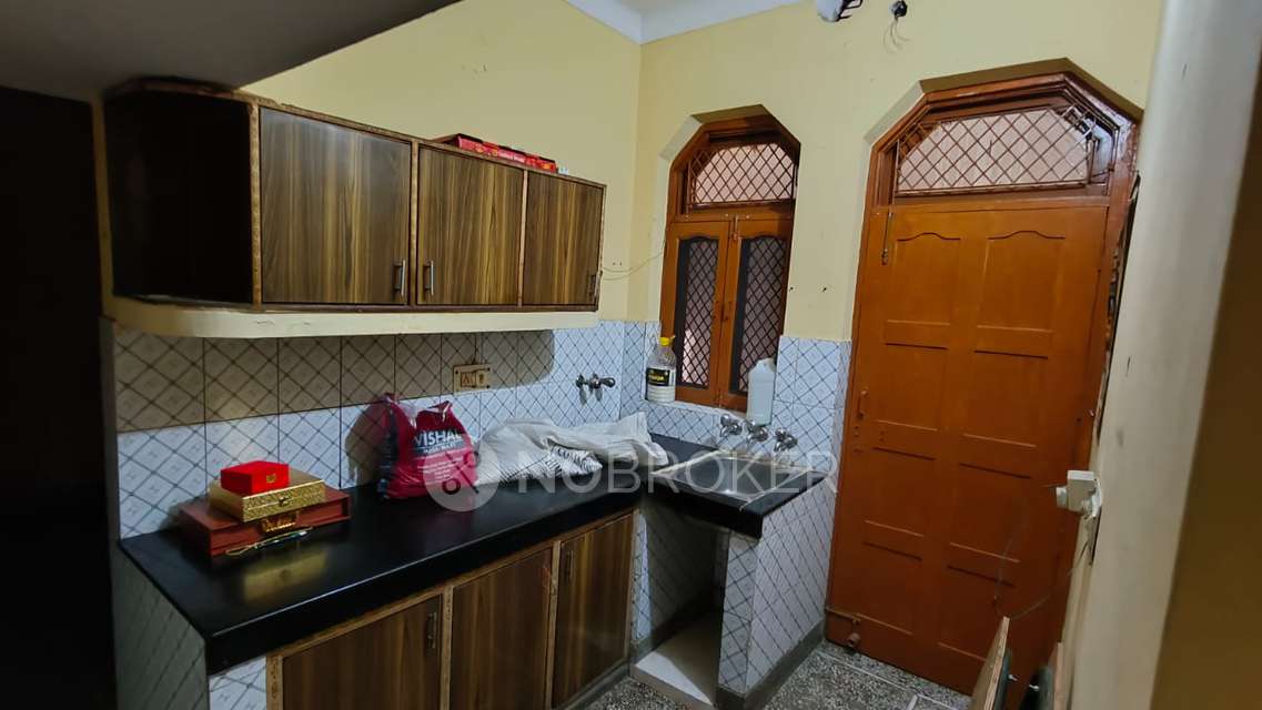 1 BHK House for Rent  In Sector 7