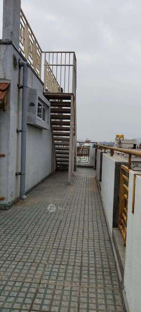 4+ BHK Flat For Sale  In Pionier Lake Districtt