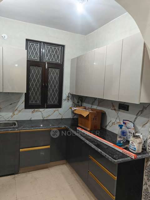 2 BHK Flat In Maneet Apartment, Shalimar Garden For Sale  In Shalimar Garden