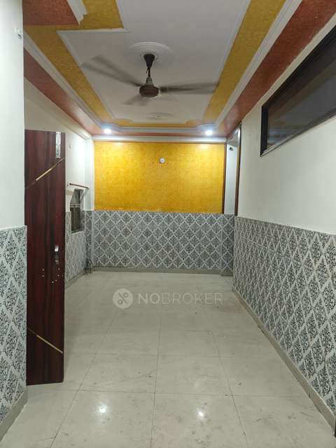 2 BHK Flat In Maneet Apartment, Shalimar Garden For Sale  In Shalimar Garden