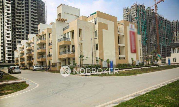 Shop in Sector 131, Noida for sale 