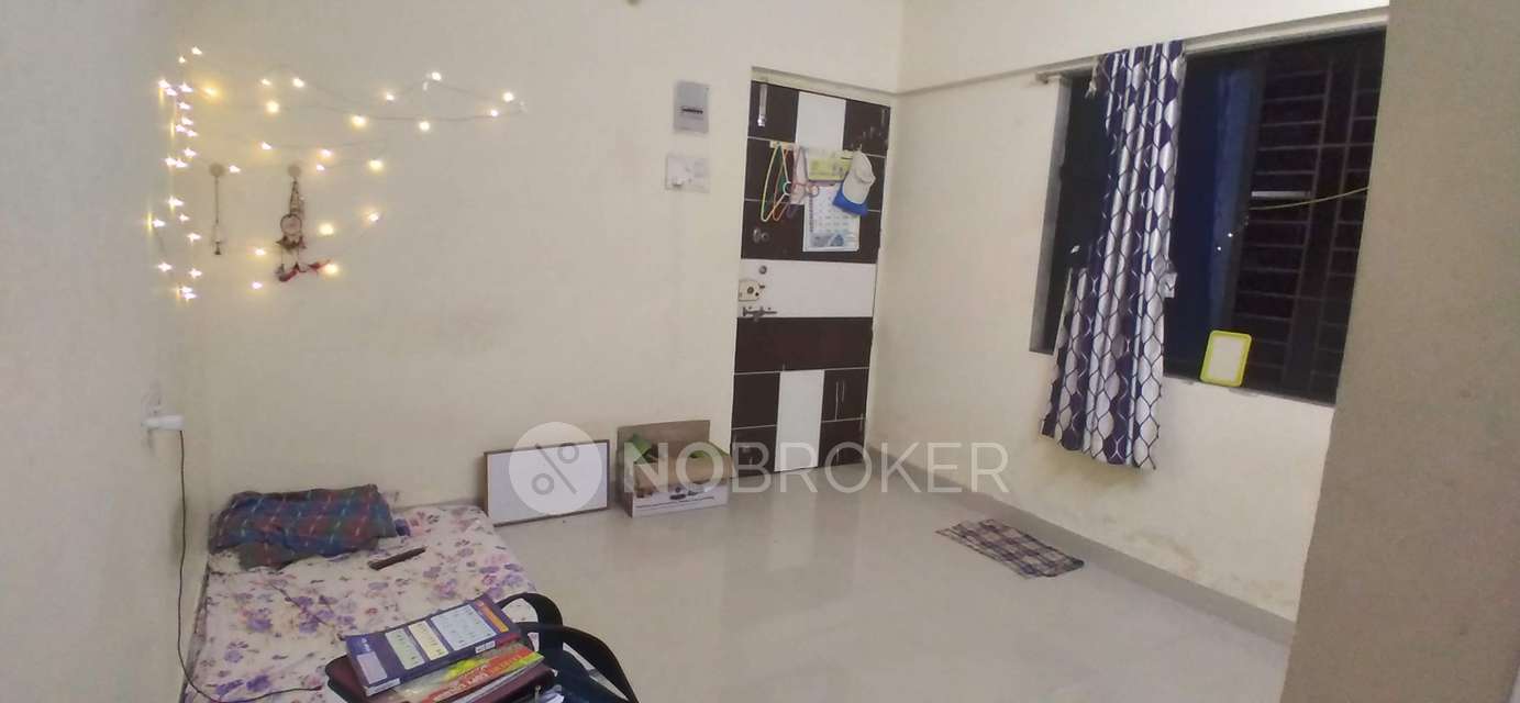 Shared Room for Female In 1 BHK  In Worli