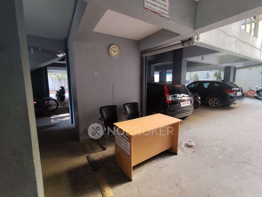 2 BHK Flat In Wes Classic Apartment  For Sale  In Red Hills, Lakdikapul