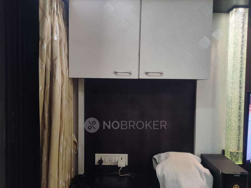 1 BHK Flat In Sri Ganesh Chs For Sale  In Malad East