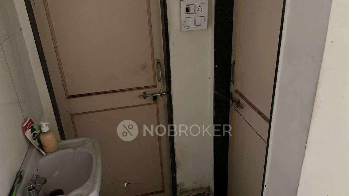 Shared Room for Male In 1 BHK  In Deccan Gymkhana