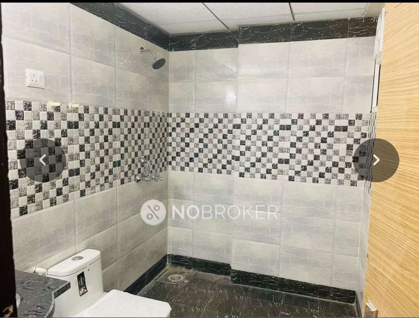 4 BHK Flat In Saya Gold Avenue For Sale  In Indirapuram