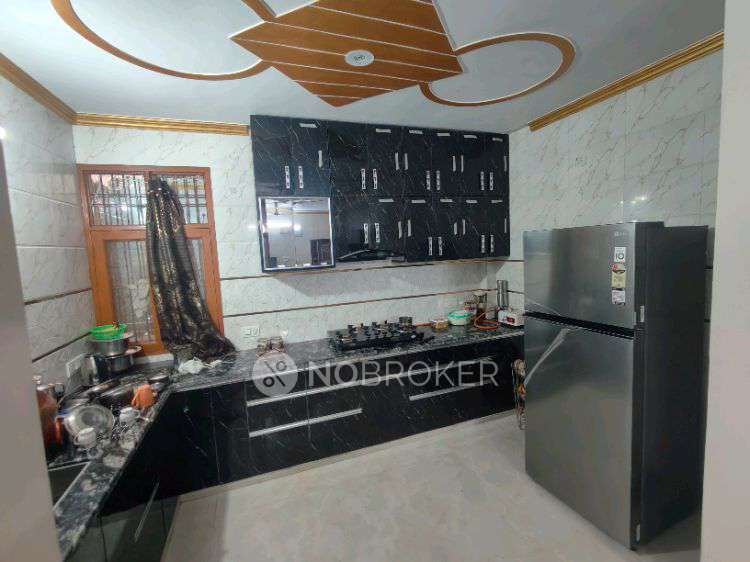 3 BHK Flat In Dda Pocket -p, Dilshad Garden  For Sale  In P-30, Shop No. 2, Infront Of Mukherjee School And Shani Dev Mandir, A-1, Pocket P, Block P, Dilshad Garden, Delhi, 110095, India