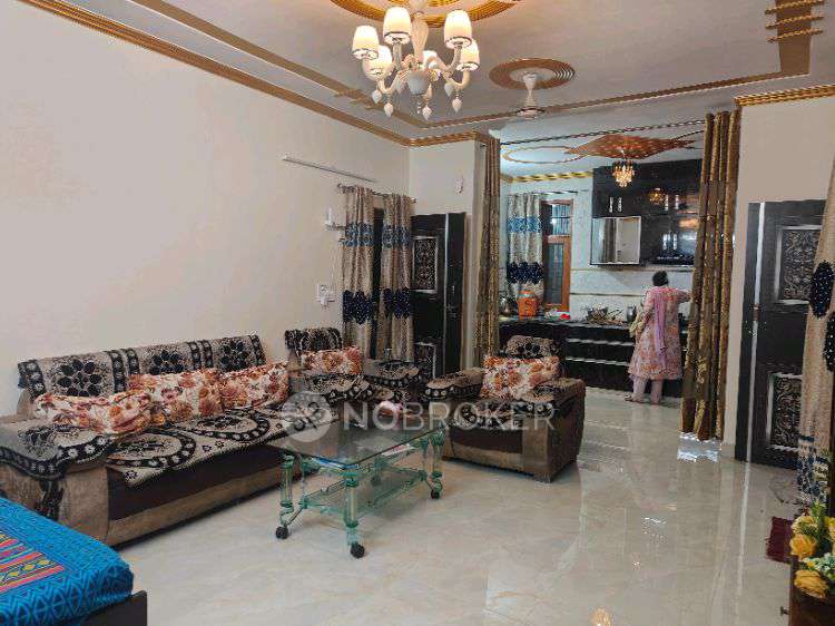 3 BHK Flat In Dda Pocket -p, Dilshad Garden  For Sale  In P-30, Shop No. 2, Infront Of Mukherjee School And Shani Dev Mandir, A-1, Pocket P, Block P, Dilshad Garden, Delhi, 110095, India