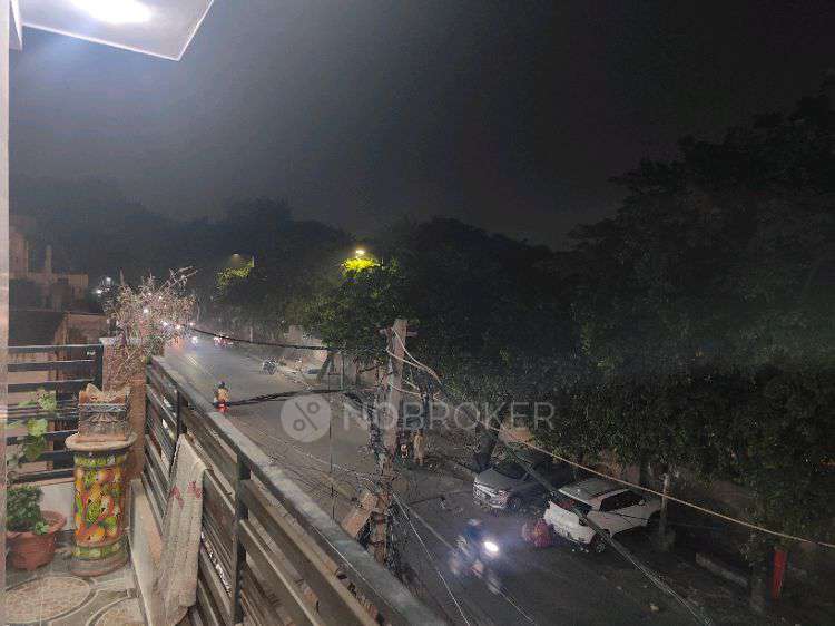 3 BHK Flat In Dda Pocket -p, Dilshad Garden  For Sale  In P-30, Shop No. 2, Infront Of Mukherjee School And Shani Dev Mandir, A-1, Pocket P, Block P, Dilshad Garden, Delhi, 110095, India