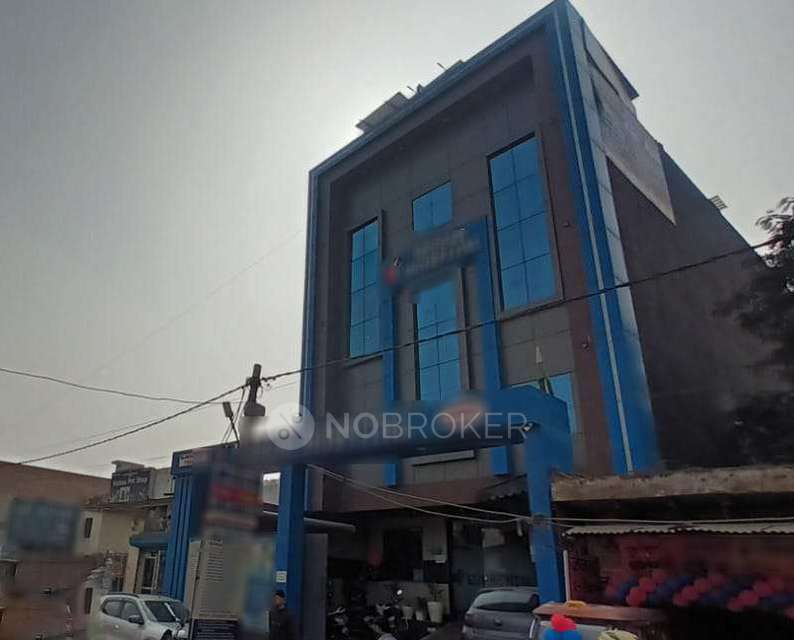 Showroom in Nangloi, Delhi for sale 