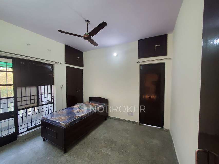 Single Room for Female In 3 BHK  In Dda Kalyan Apartment In Kalyan Vihar