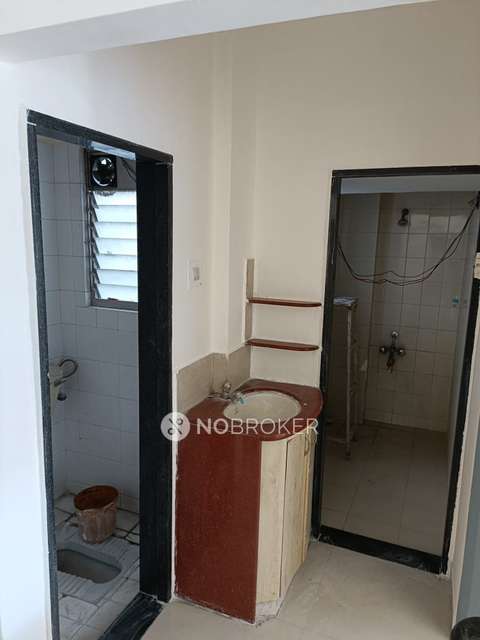 1 BHK Flat In Pudumjee Paradise for Rent  In Oppo, Kumar Galaxy, 83, Juna Motor St, Ajmera Society Nilkanth Nagar, Bhawani Peth, Pune, Maharashtra 411042, India