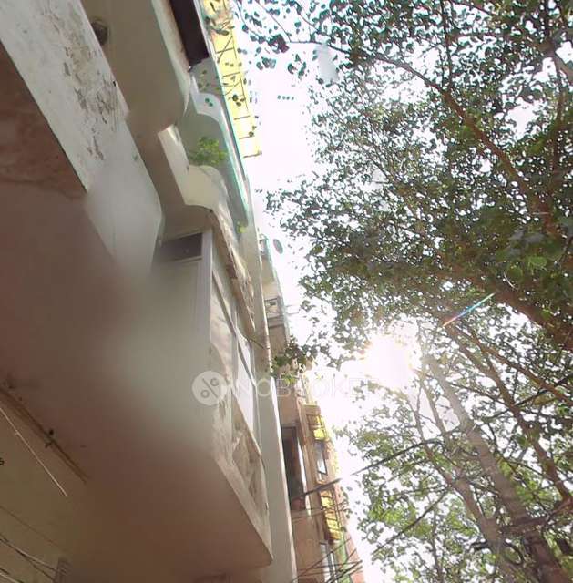 1 RK Flat for Rent  In Sant Nagar, East Of Kailash