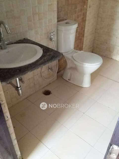 2 BHK Flat In Amarpali Silicon City For Sale  In Sector 76