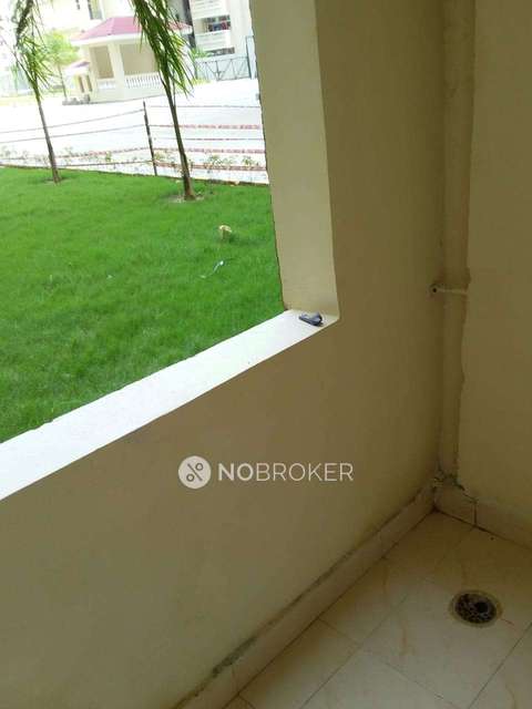 2 BHK Flat In Amarpali Silicon City For Sale  In Sector 76