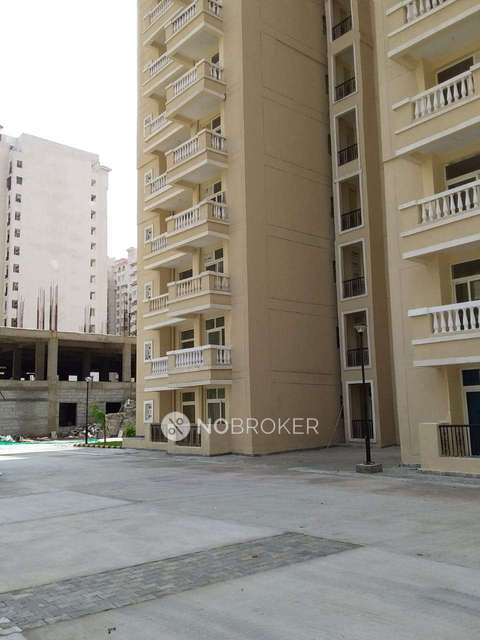 2 BHK Flat In Amarpali Silicon City For Sale  In Sector 76