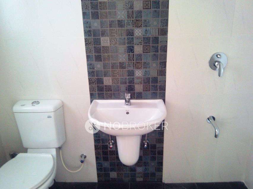 2 BHK Flat In Kumar Pebble Park For Sale  In Handewadi