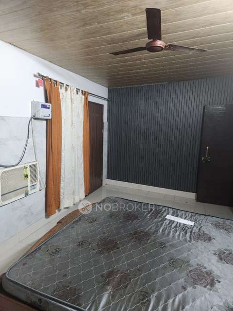1 RK Flat In Standalone Building  for Rent  In Sector 33