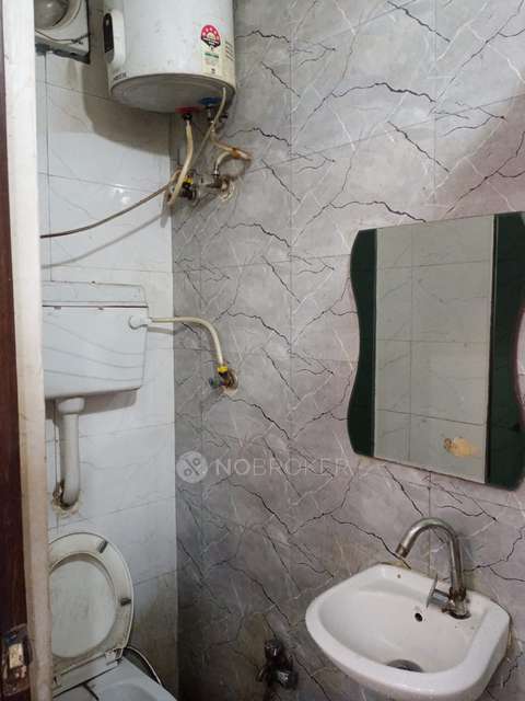 1 BHK Flat In Standalone Buulding For Sale  In Rohini