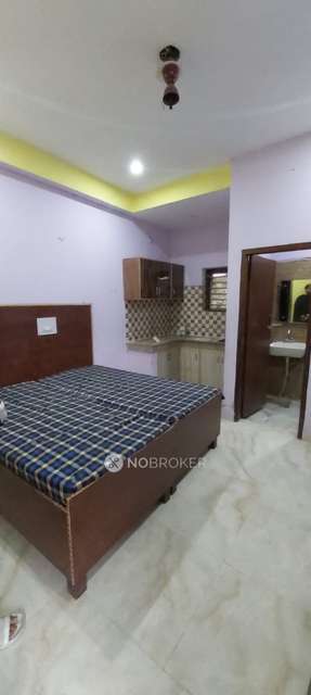 1 RK Flat In Pink Building for Rent  In Sector 17