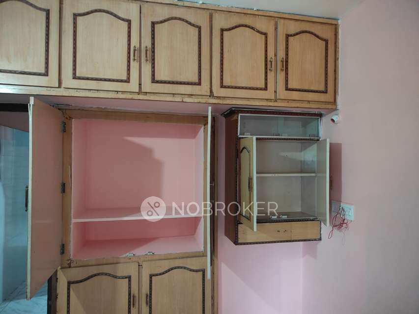 2 BHK Flat In Suryavamsi Apartment For Sale  In Tarnaka