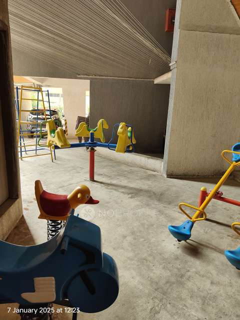 2 BHK Flat In Shreeji Paradise For Sale  In Kandivali West