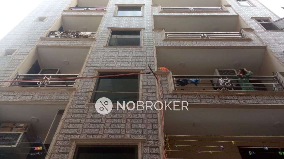 2 BHK Flat In B-1, Behind Igl Cng Pump  Surajkund Roadvishwakarma Colony, Mb Road, New Delhi-110044 For Sale  In Block B, 57, Suraj Kund Badkhal Rd, Pulpharadpur, Vishwakarma Colony, Pul Pehlad Pur, New Delhi, Delhi 110044, India