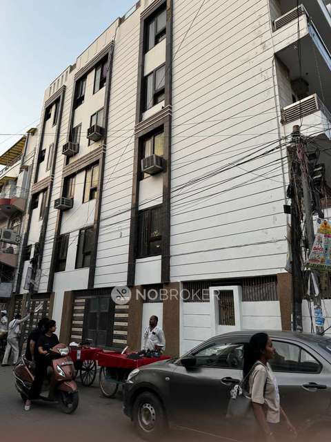 Showroom in Krishna Nagar, Delhi for Rent 