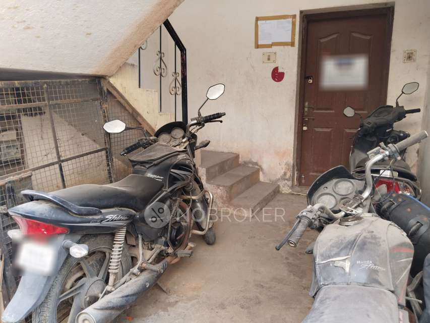 2 BHK Flat In Karumari Flats, Pozhichalur For Sale  In Pozhichalur