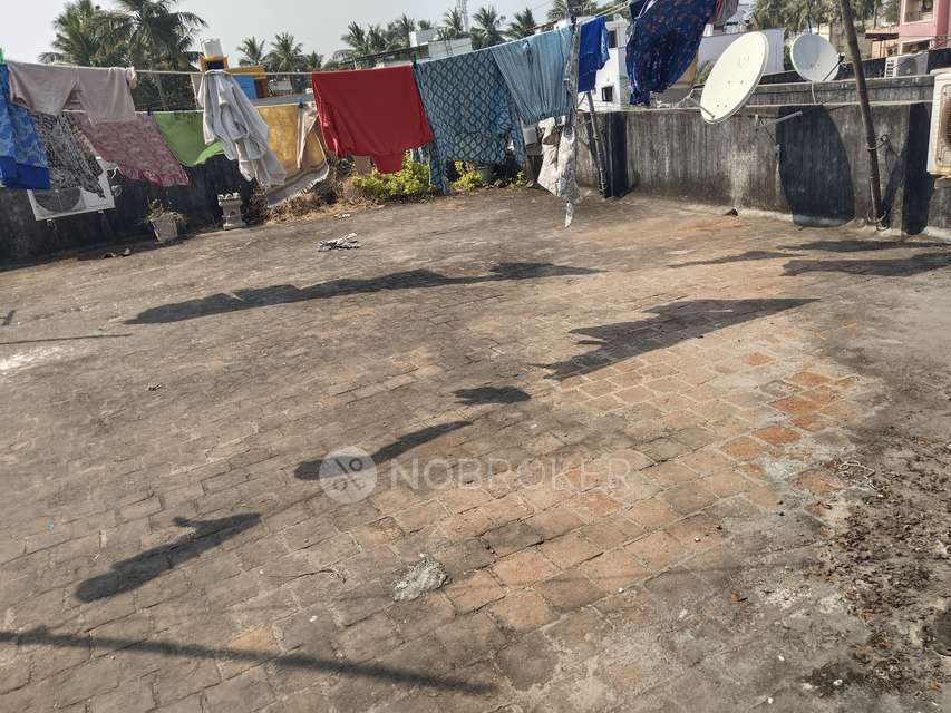 2 BHK Flat In Karumari Flats, Pozhichalur For Sale  In Pozhichalur