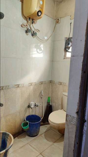 2 BHK Flat In Karumari Flats, Pozhichalur For Sale  In Pozhichalur