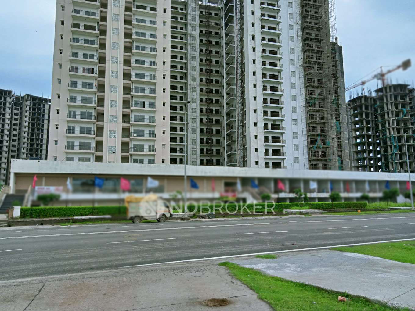 Antriksh Golf City