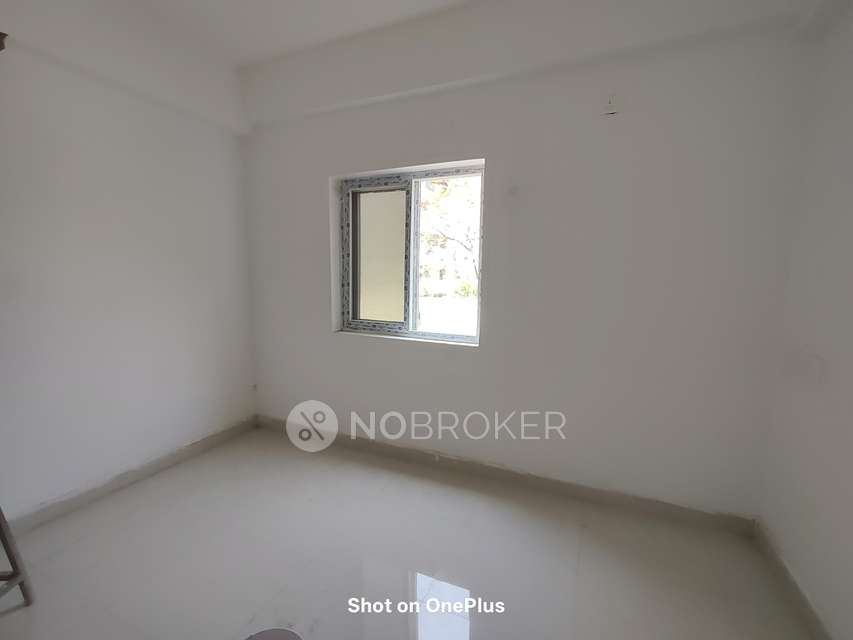 2 BHK Flat In Gold Flamingo Apartment For Sale  In Mallampet